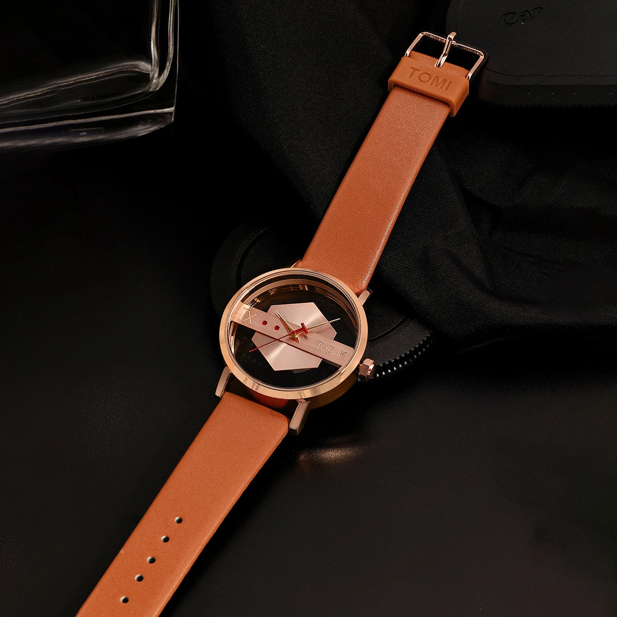 TOMI T100 – Minimalist Leather Quartz Watch for Men